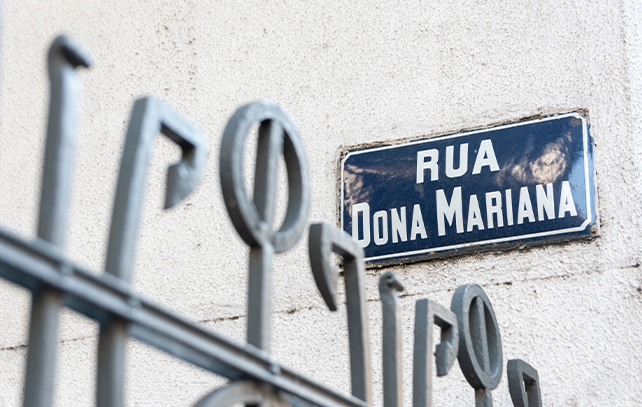 Localizado em uma das ruas mais conhecidas e charmosas de Botafogo 