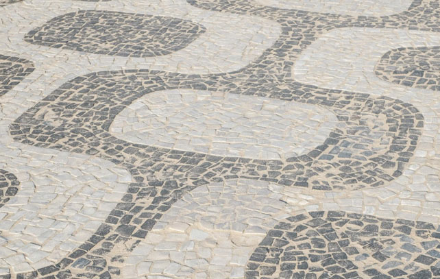 A praia de Ipanema a poucos passos de casa.